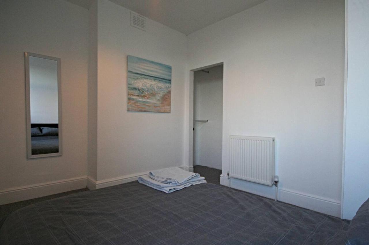 Charming 3-bed House In Whitwell Village Worksop