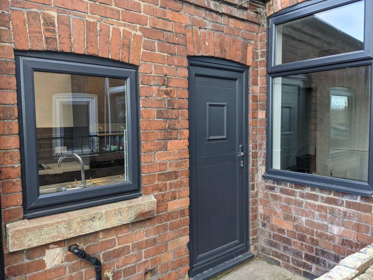 Charming 3-bed House In Whitwell Village Worksop