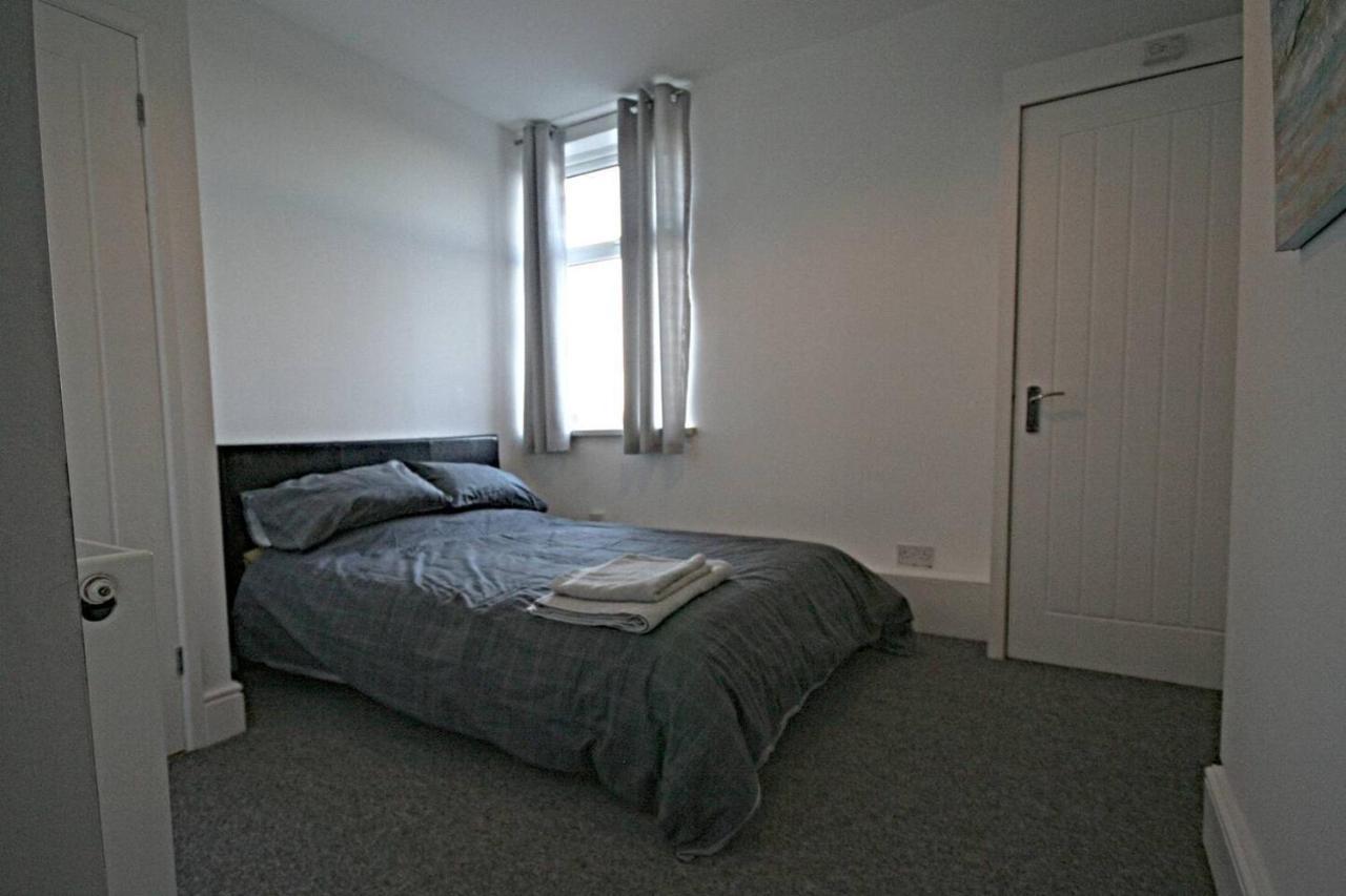 Charming 3-bed House In Whitwell Village Worksop