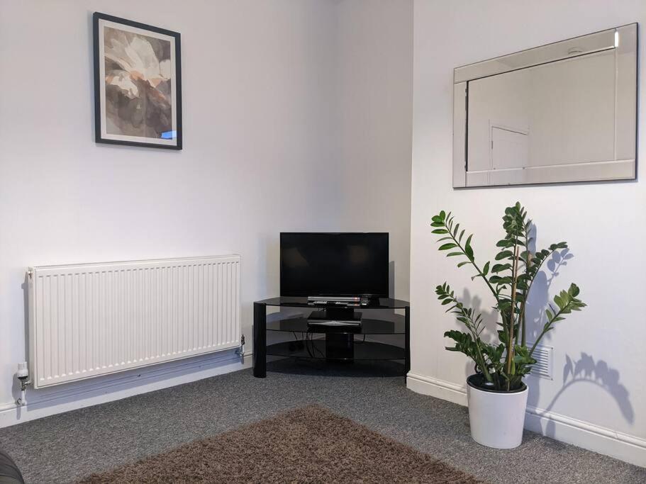 Holiday home Charming 3-bed House In Whitwell Village Worksop